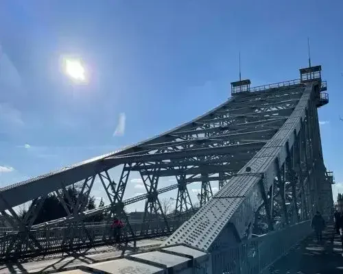 Blaues Wunder Dresden bei Sonnenschein