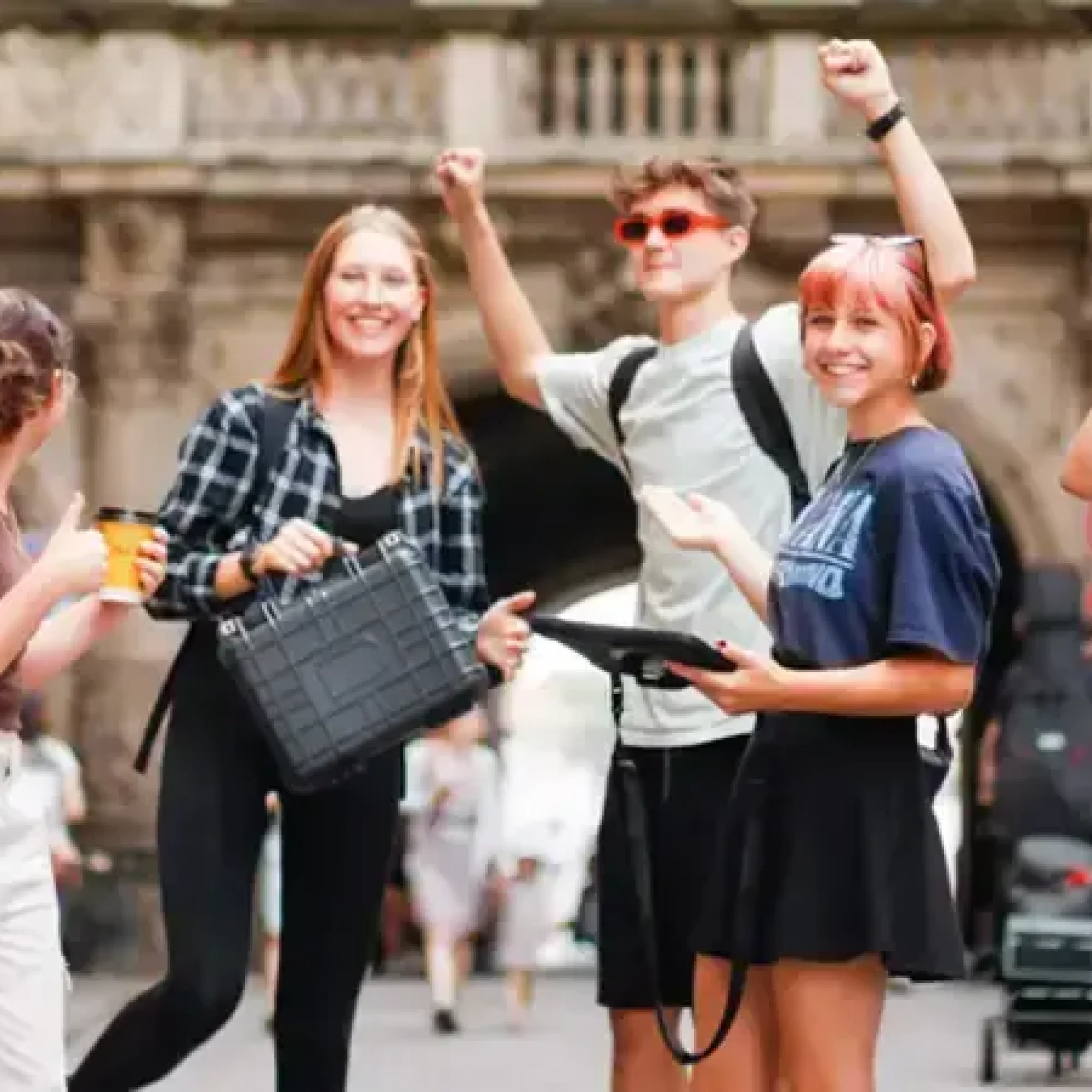 Schüler haben Spaß beim Escape Room Leipzig Outdoor